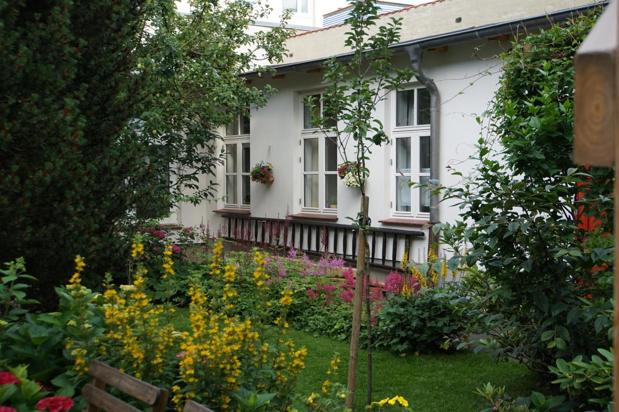 Ferienwohnung Hofidyll - Warnemuende Rostock Dış mekan fotoğraf